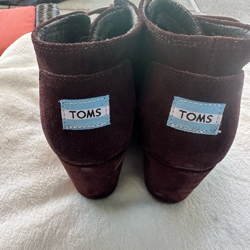 Toms wedge boots